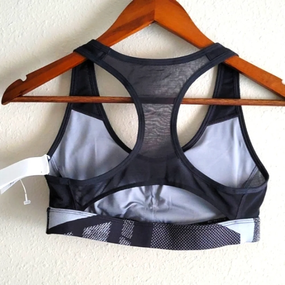 Reebok Speedwick Sports Bra size S - Picture 2 of 3